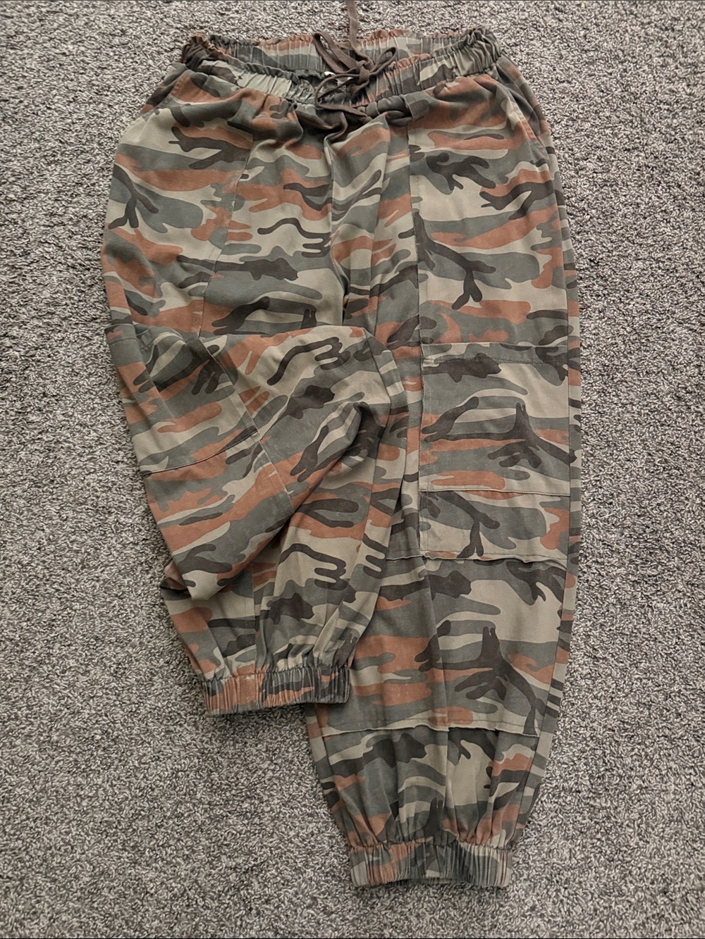 easel Women's Green and Brown Camo Cargo Joggers